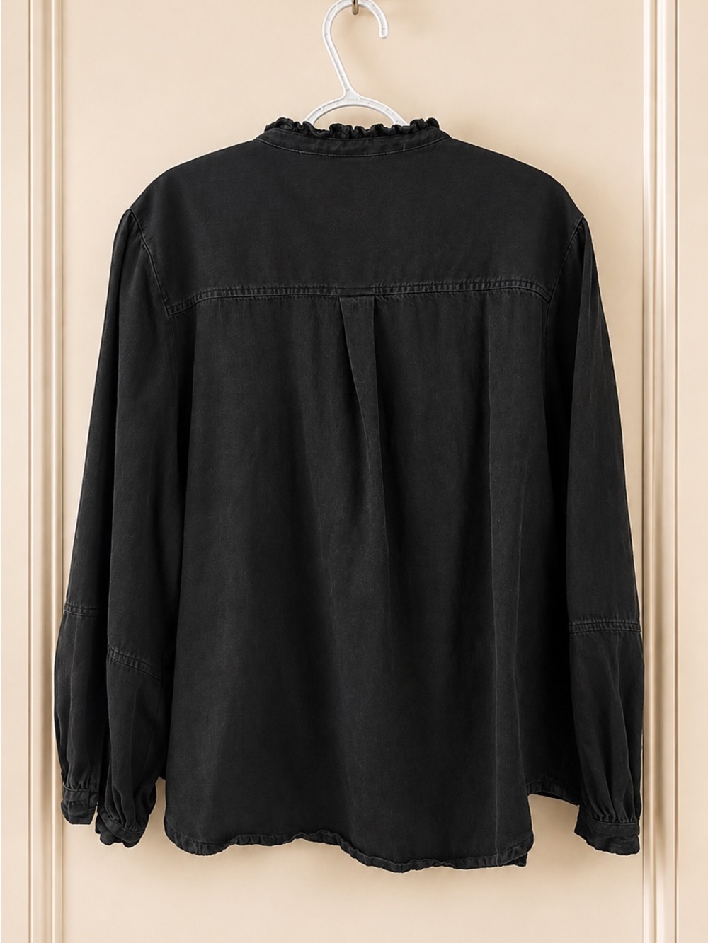 Women’s Black Ruffle-Collar Button-Up Top - Picture 5 of 6
